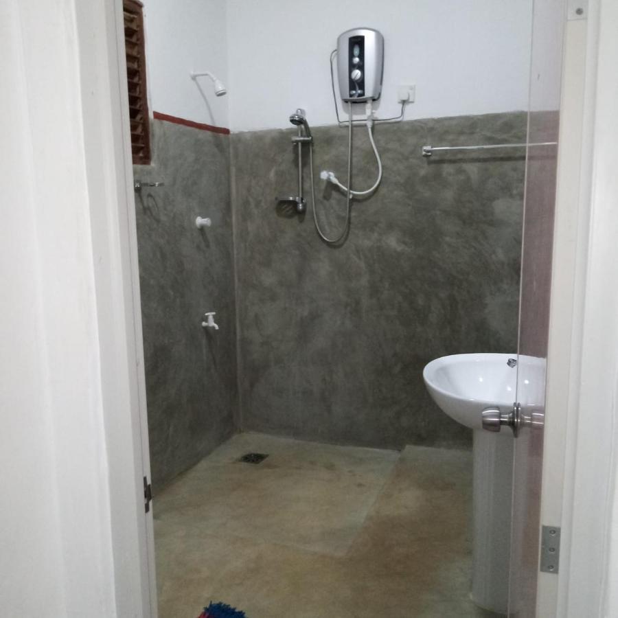 Thilina Homestay Сигирия Экстерьер фото